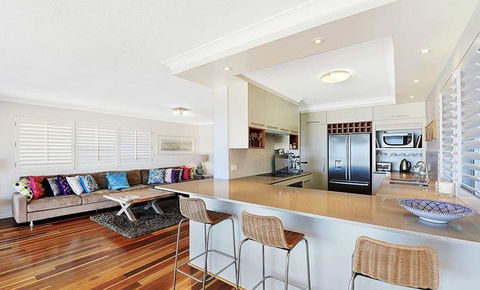 Gold Coast Beachfront Mansion - Surfers Paradise Gold Coast 3