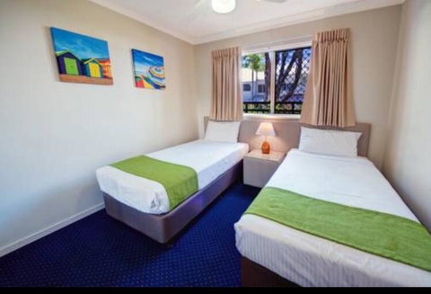 Gold Coast Family Apartment - Surfers Paradise Gold Coast 2