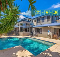 Gold Coast Stunning Waterfront Holiday Retreat - Surfers Paradise Gold Coast