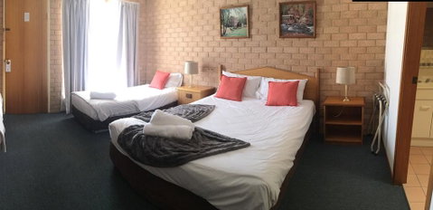 Golden Chain Aalana Motor Inn - Surfers Paradise Gold Coast 0
