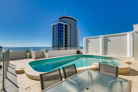 Golden Gate 2 Storey Penthouse With Pool - We Accommodate - Surfers Paradise Gold Coast 1