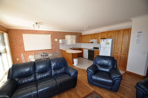 Grand Pacific 1 - Unit 4 - Surfers Paradise Gold Coast 3