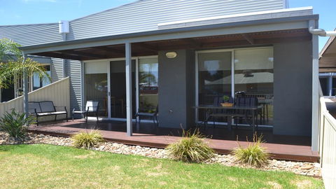 Grange Water View Yarrawonga - Surfers Paradise Gold Coast 1