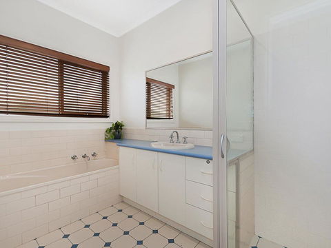 GUILDFORD COTTAGE - Surfers Paradise Gold Coast 1