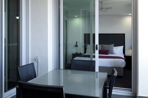 H On Mitchell Apartment Hotel - Surfers Paradise Gold Coast 1