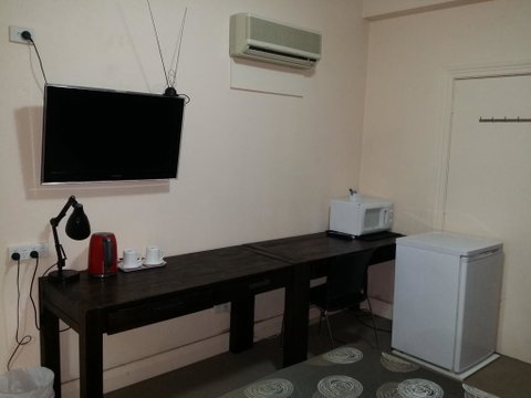 Hampton Court Apartments - Surfers Paradise Gold Coast 2
