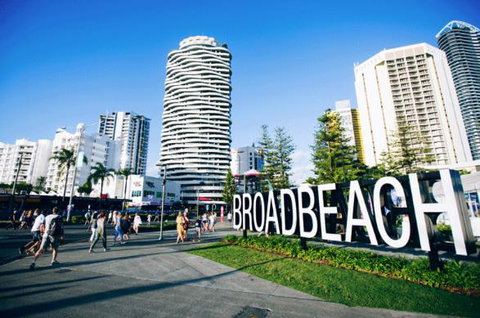 Hamptons #1 Broadbeach Apartment - 1 Bedroom - New Luxurious - Surfers Paradise Gold Coast 2