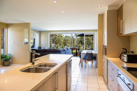 HARBOUR LIGHTS - Ulladulla - Surfers Paradise Gold Coast 3