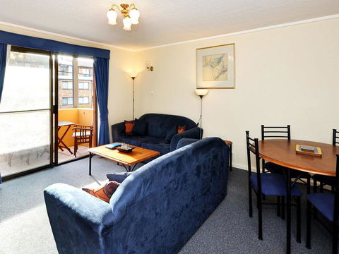 Hawks Nest Accommodation - Surfers Paradise Gold Coast 2