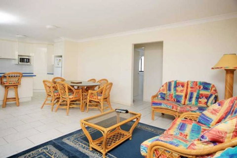 Hi Surf Unit 1, 92 Head St, Forster - Surfers Paradise Gold Coast 2