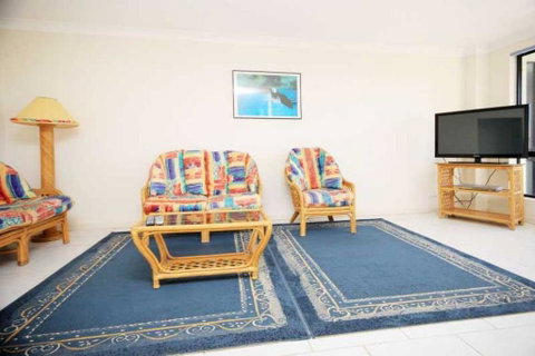 Hi Surf Unit 1, 92 Head St, Forster - Surfers Paradise Gold Coast 3