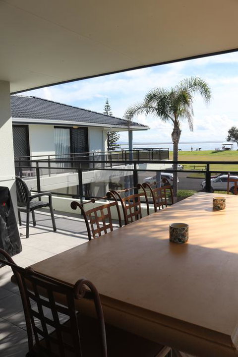 Hi Surf Unit 3, 92 Head St, Forster - Surfers Paradise Gold Coast 3