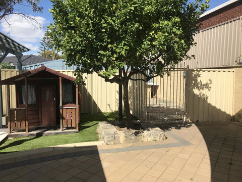 Hillarys Family Holiday Home - Surfers Paradise Gold Coast 3