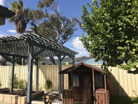 Hillarys Family Holiday Home - Surfers Paradise Gold Coast 2