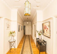 Hillside Cottage  Comfy Spacious Walk to CBD  Stannies - Surfers Paradise Gold Coast