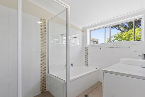 HILLTOP HAVEN In MOLLYMOOK - Surfers Paradise Gold Coast 3