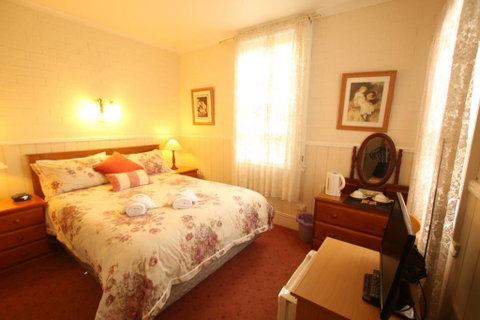 Hillview House Launceston - Surfers Paradise Gold Coast 2