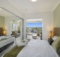 Hinterland Luxury - 1 Bedroom Hinterland View Apt - Surfers Paradise Gold Coast