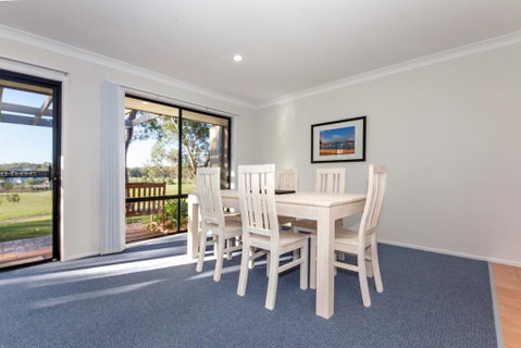 Horizons Golf Club, Villa 126 - Surfers Paradise Gold Coast 3