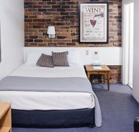 Hornsby Inn - Surfers Paradise Gold Coast