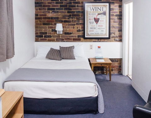 Hornsby Inn - Surfers Paradise Gold Coast 0