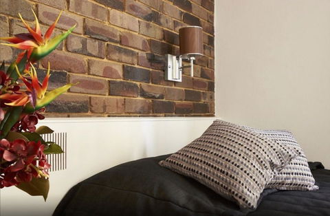 Hornsby Inn - Surfers Paradise Gold Coast 1
