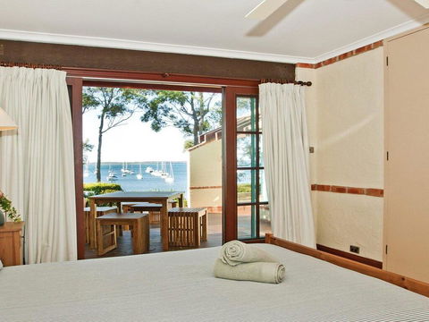 Izba - Mediterranean Style Hideaway - Surfers Paradise Gold Coast 3