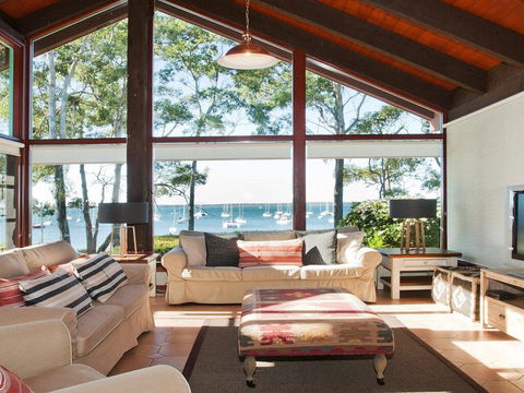 Izba - Mediterranean Style Hideaway - Surfers Paradise Gold Coast 0
