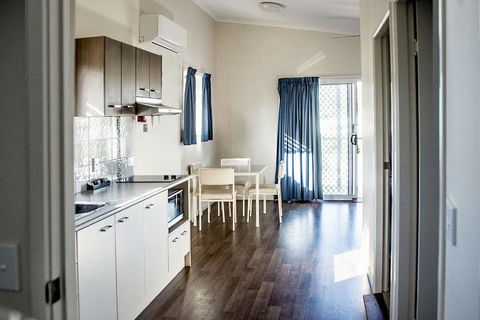 Jervis Bay Holiday Cabins - Surfers Paradise Gold Coast 3
