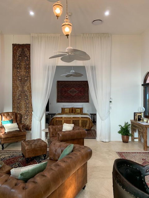 Jodha Bai Retreat - Surfers Paradise Gold Coast 1