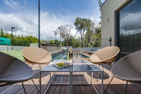 Kalina Retreat: Resort Style Tennis & Pool - Surfers Paradise Gold Coast 1
