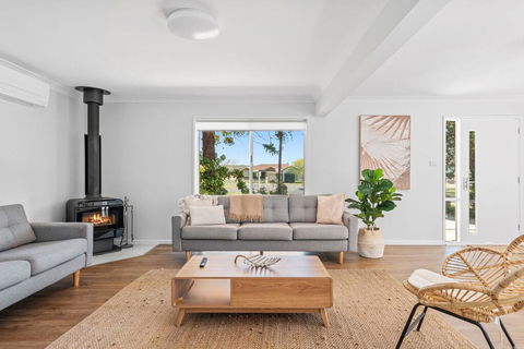 Kendall Cres 49 Burrill Lake - Surfers Paradise Gold Coast 2