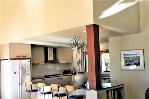 Kenwood Bank Vineyard Retreat - Surfers Paradise Gold Coast 2
