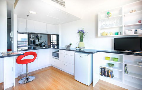 King Location - Life At Your Door - Surfers Paradise Gold Coast 1