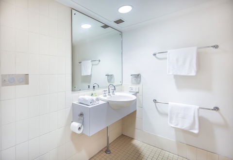 King Location - Life At Your Door - Surfers Paradise Gold Coast 3