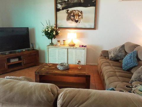 King Reef Beach House - Surfers Paradise Gold Coast 1