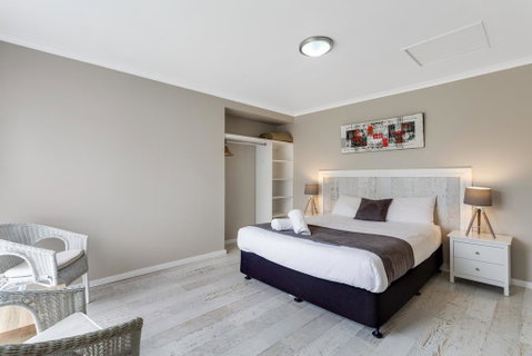 King's Point Retreat - Surfers Paradise Gold Coast 3