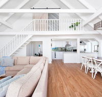 Kingsley Beach House - Boat Harbour - Surfers Paradise Gold Coast