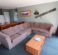 Kirwan Apartment 18 - Large Jindabyne Apartment - Surfers Paradise Gold Coast