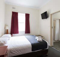 Knickerbocker Hotel - Surfers Paradise Gold Coast