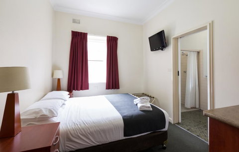 Knickerbocker Hotel - Surfers Paradise Gold Coast 0