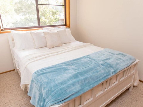 Kookas Nest - Waterfront Home, Tranquil Setting - Surfers Paradise Gold Coast 2