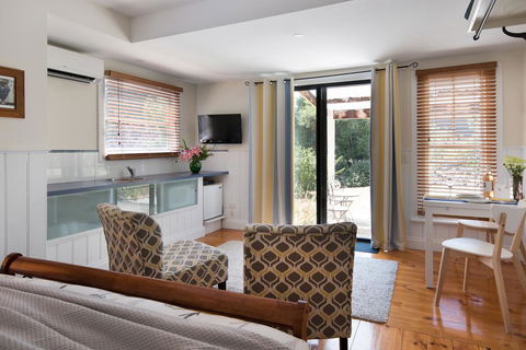 Koovelly Garden Studio - Surfers Paradise Gold Coast 0