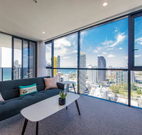 KOZYGURU BROADBEACH AMAZING VIEW 2 BED APT  FREE PARKING WALK TO BEACH QBR004 - Surfers Paradise Gold Coast