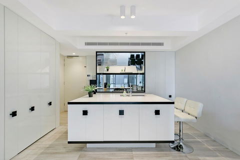 KOZYGURU HAYMARKET SYDNEY CITY VIEW 2 BED STUNNING APT NHA178-1206 - Surfers Paradise Gold Coast 1