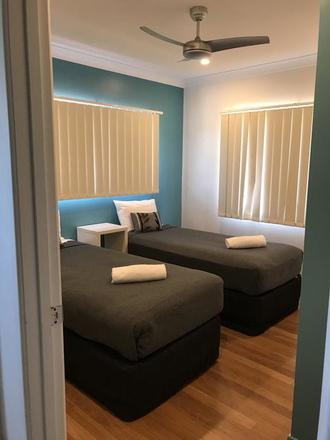 Kurrimine Beach Huts - Surfers Paradise Gold Coast 3