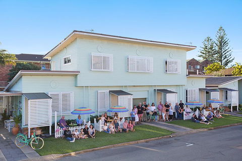 La Costa Beachside Motel - Surfers Paradise Gold Coast 1