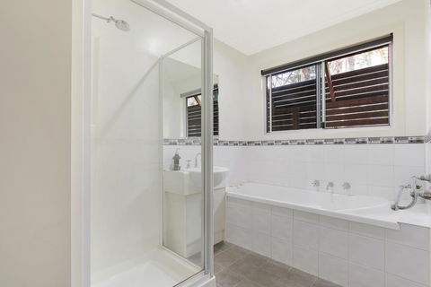 Lake House - Surfers Paradise Gold Coast 3