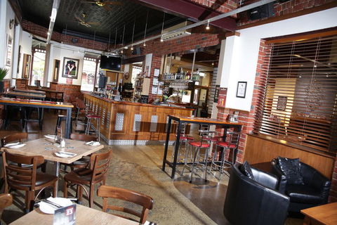 Lake Inn - Ballarat - Surfers Paradise Gold Coast 1