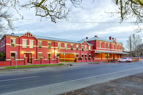 Lake Inn - Ballarat - Surfers Paradise Gold Coast 0